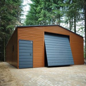 7×12 m-es lemezgarázs csarnok aranytölgy fa hatású kivitelben