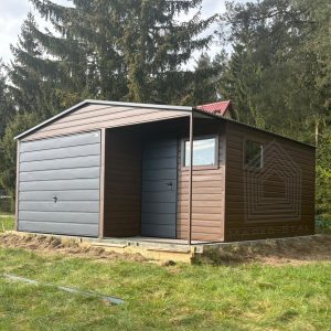 5 m x 6 m-es famintás lemezgarázs beugróval, grafit elemekkel